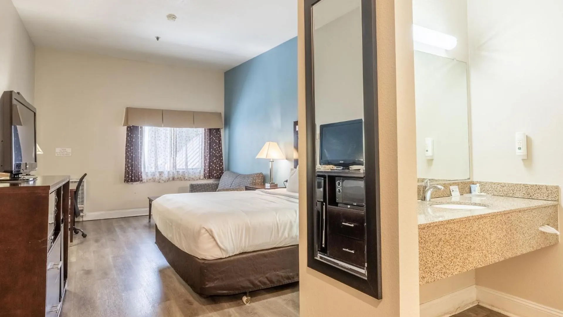 Quality Inn Near Mammoth Mountain Ski Resort Mammoth Lakes