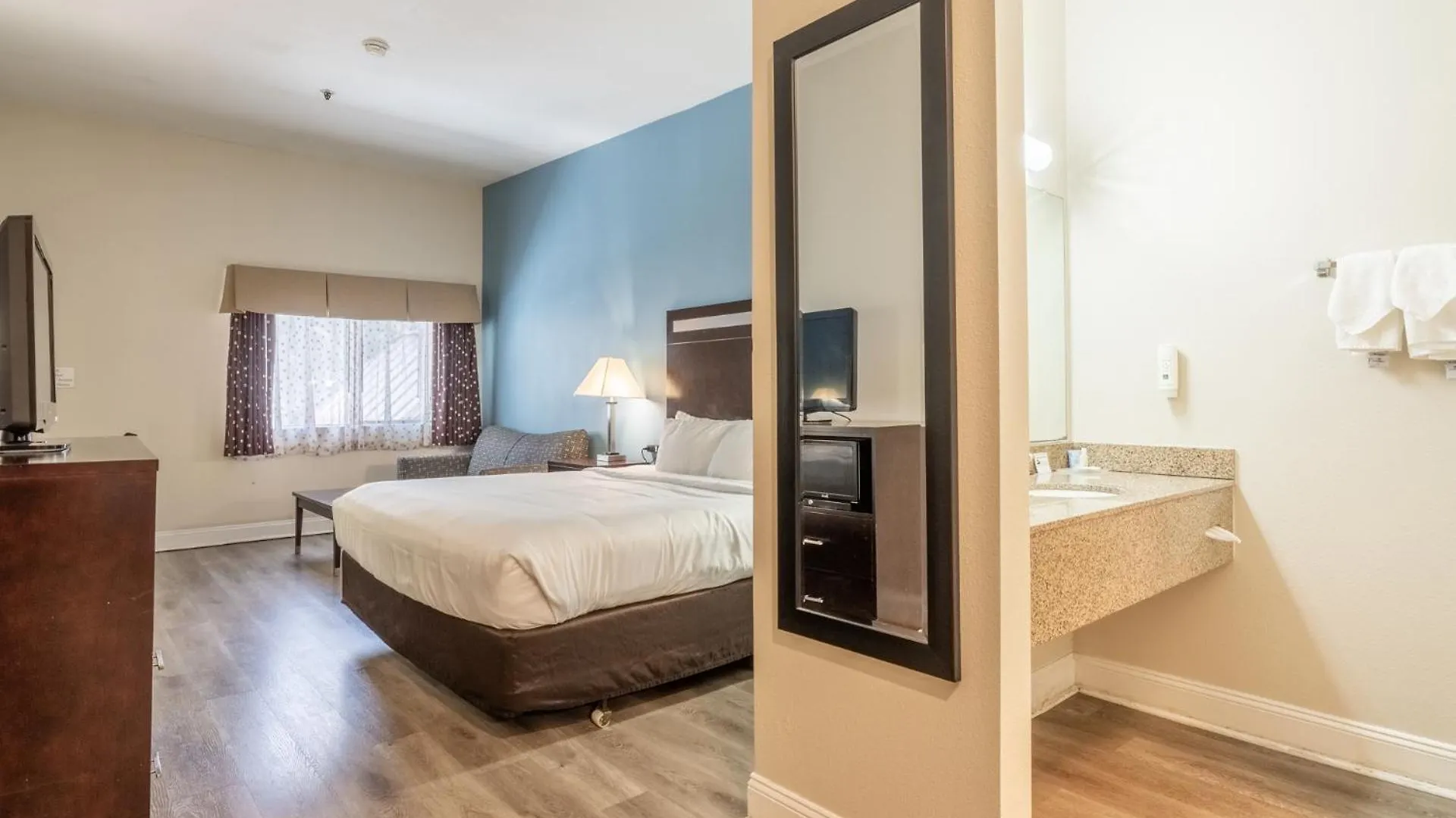 Quality Inn Near Mammoth Mountain Ski Resort Mammoth Lakes